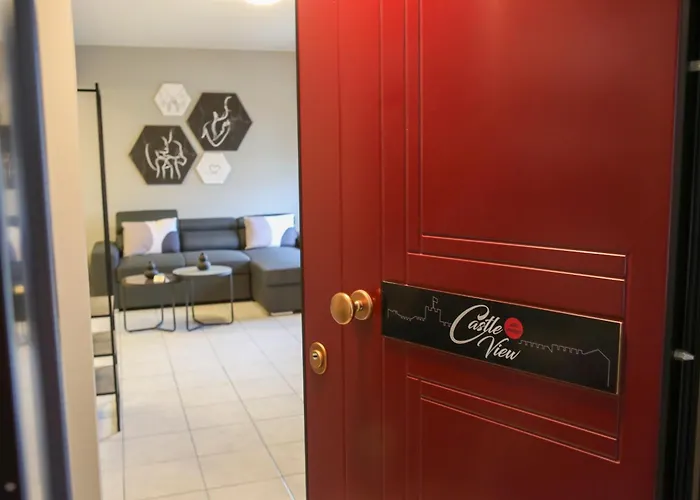 Castle View Luxury With Free Private Parking Apartamento